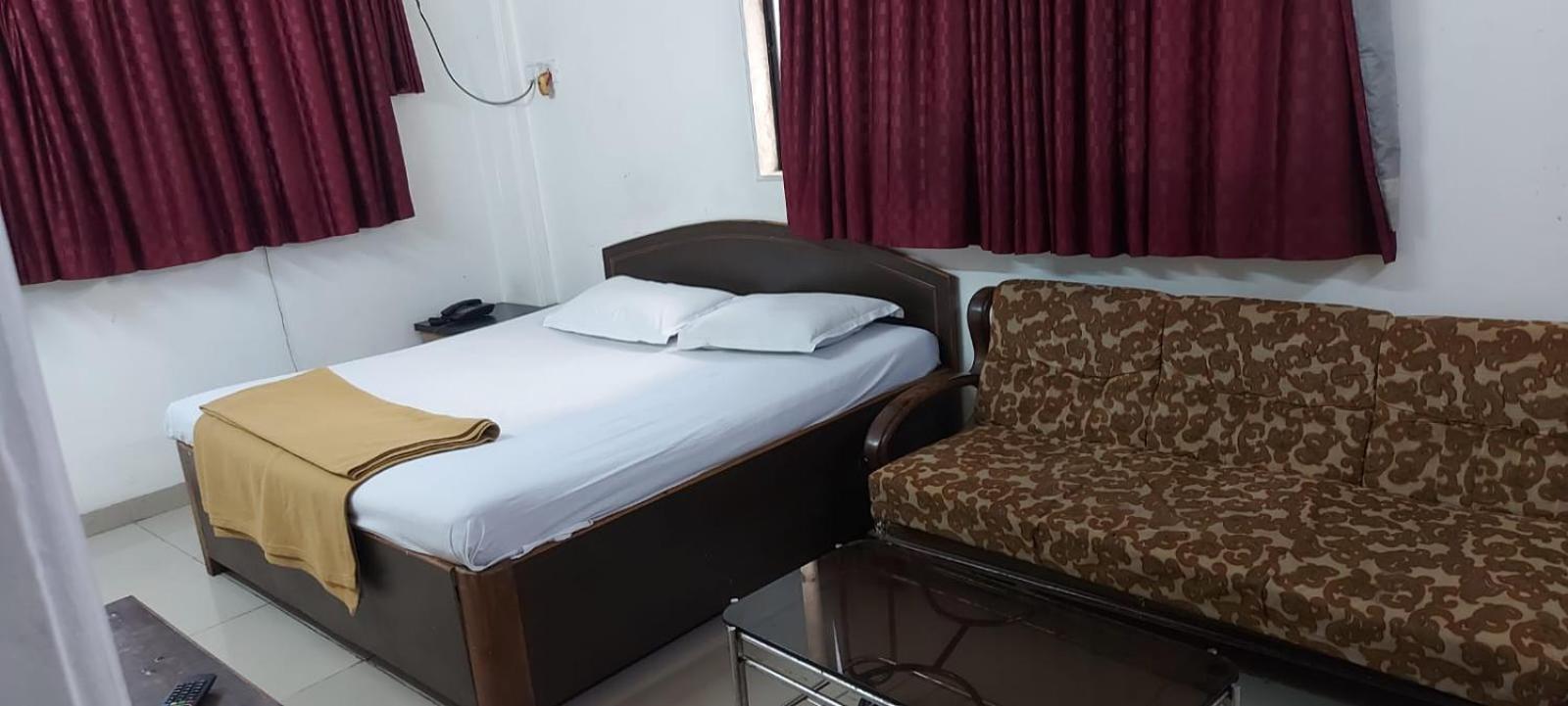Glitz Hotels Sai Guest House - Nr Inorbit Mall Vashi Navi Mumbai Extérieur photo