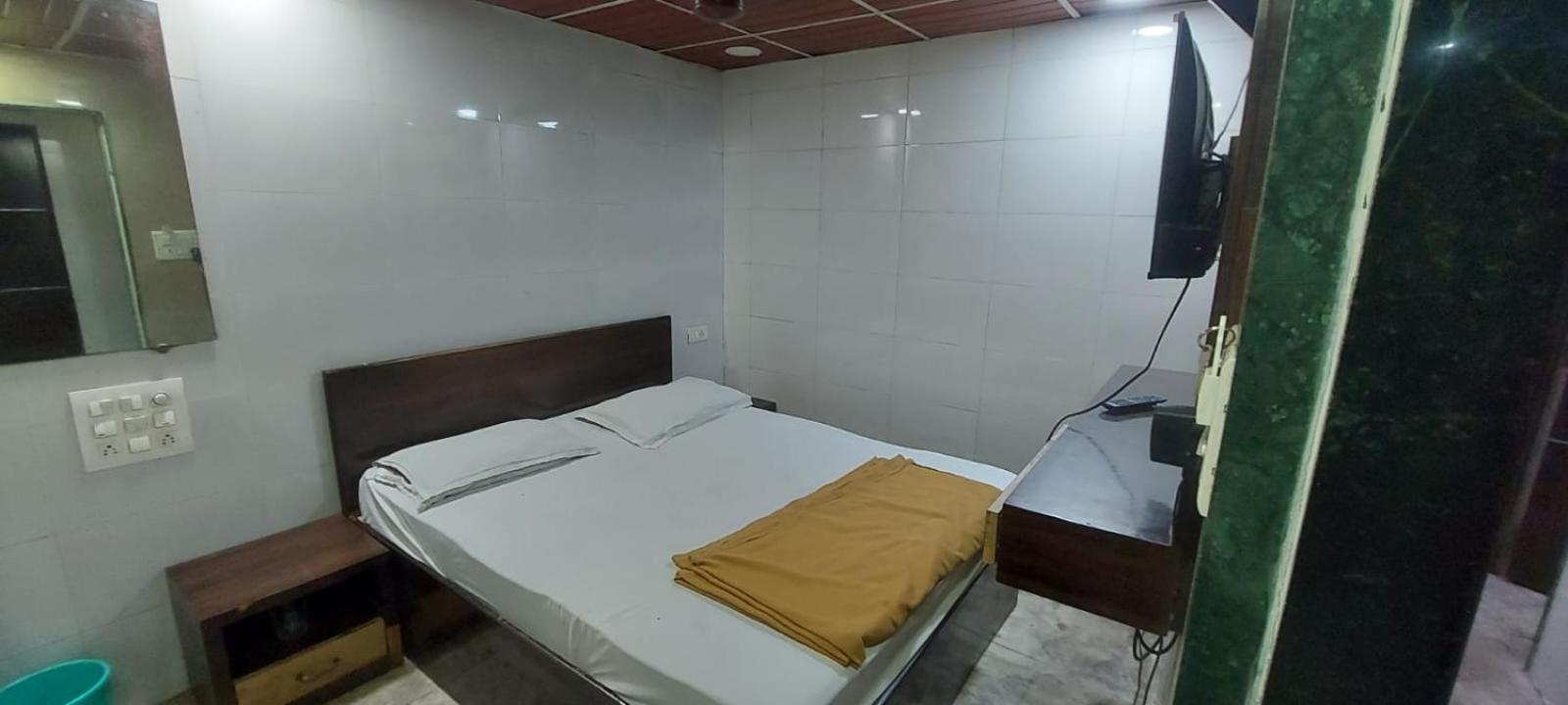 Glitz Hotels Sai Guest House - Nr Inorbit Mall Vashi Navi Mumbai Extérieur photo