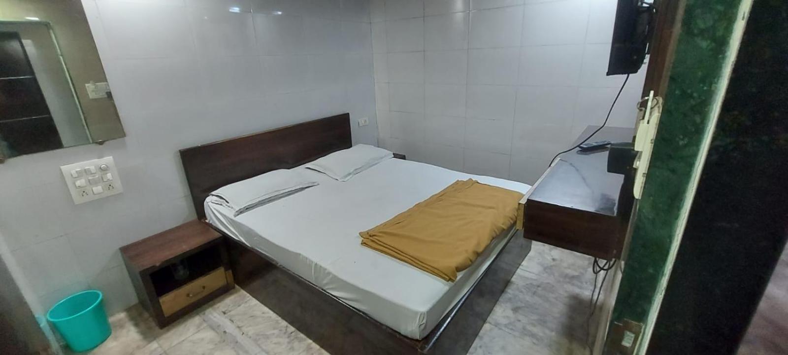 Glitz Hotels Sai Guest House - Nr Inorbit Mall Vashi Navi Mumbai Extérieur photo