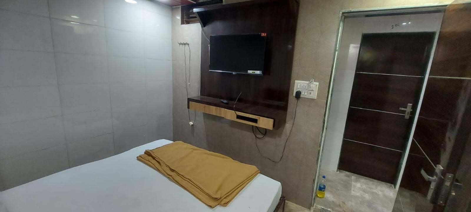 Glitz Hotels Sai Guest House - Nr Inorbit Mall Vashi Navi Mumbai Extérieur photo