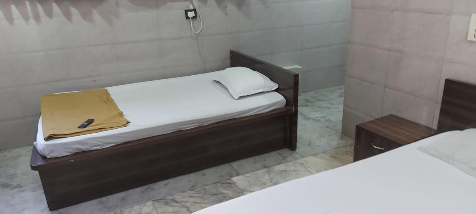 Glitz Hotels Sai Guest House - Nr Inorbit Mall Vashi Navi Mumbai Extérieur photo
